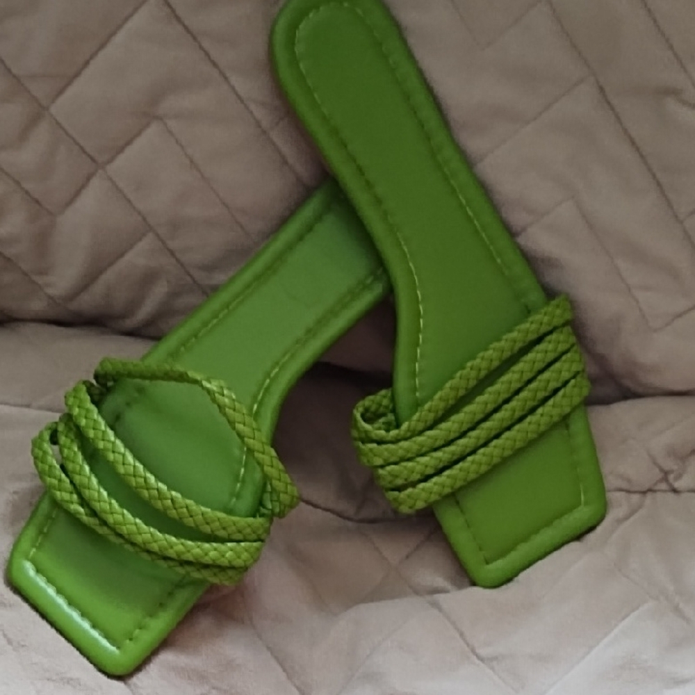 Sandals - Women's